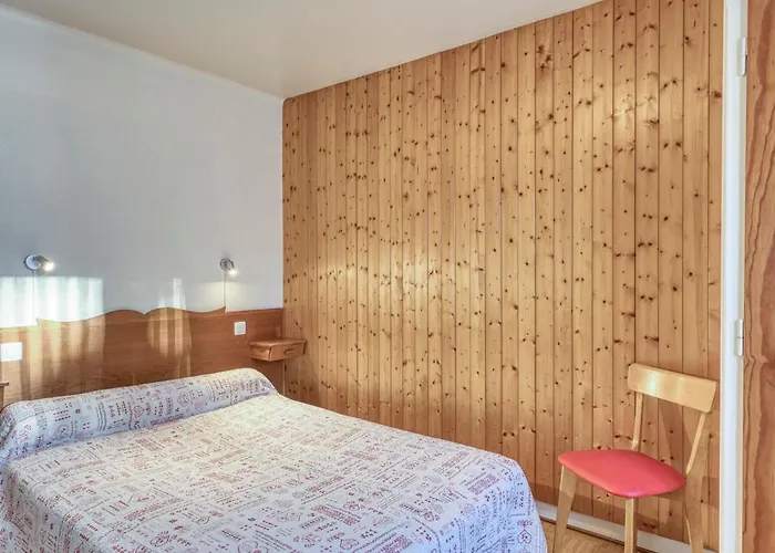 Appartement 2 Pieces Avec Balcon Et Parking A - Fr-1-453-120 *